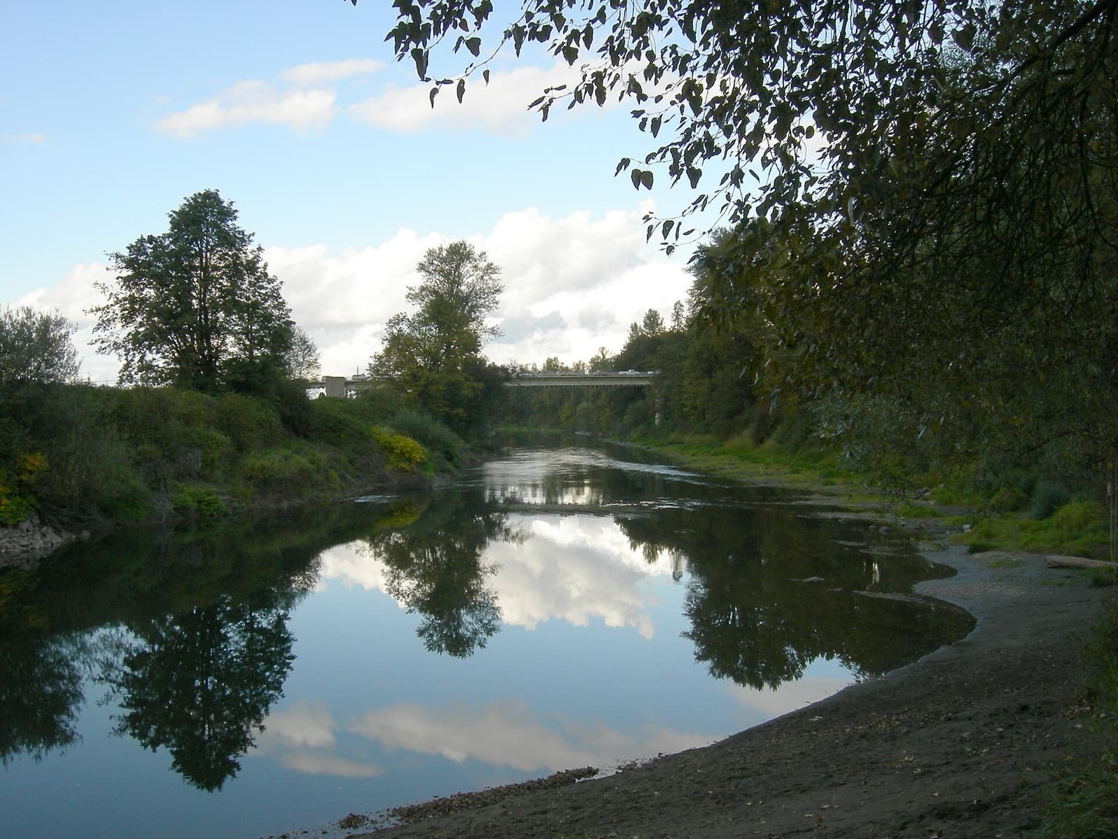 Snoqualmie River at Duvall, seen from McCormick Park, with the Woodinville-Duvall Road bridge