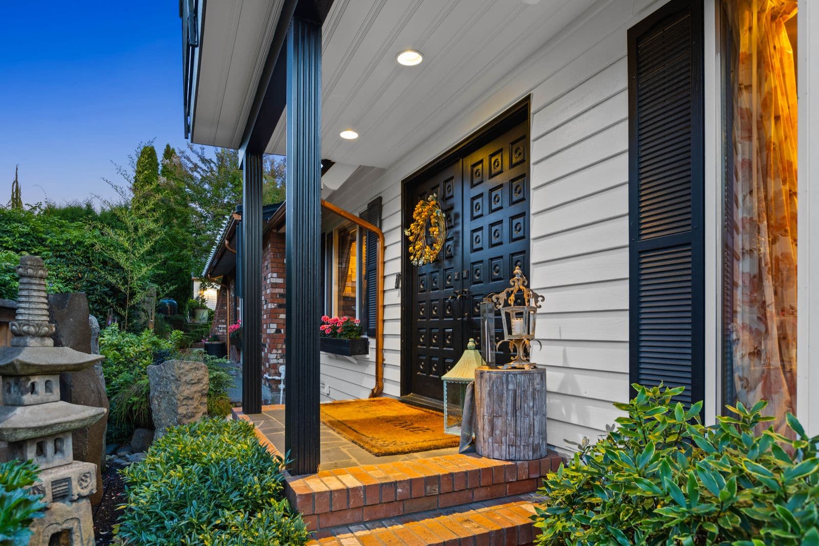 Front entry — 1504 E Lakeshore Dr, Lake Stevens