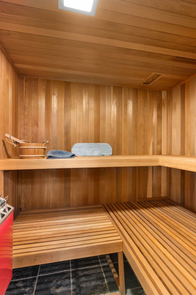 Cedar sauna — 1504 E Lakeshore Dr, Lake Stevens