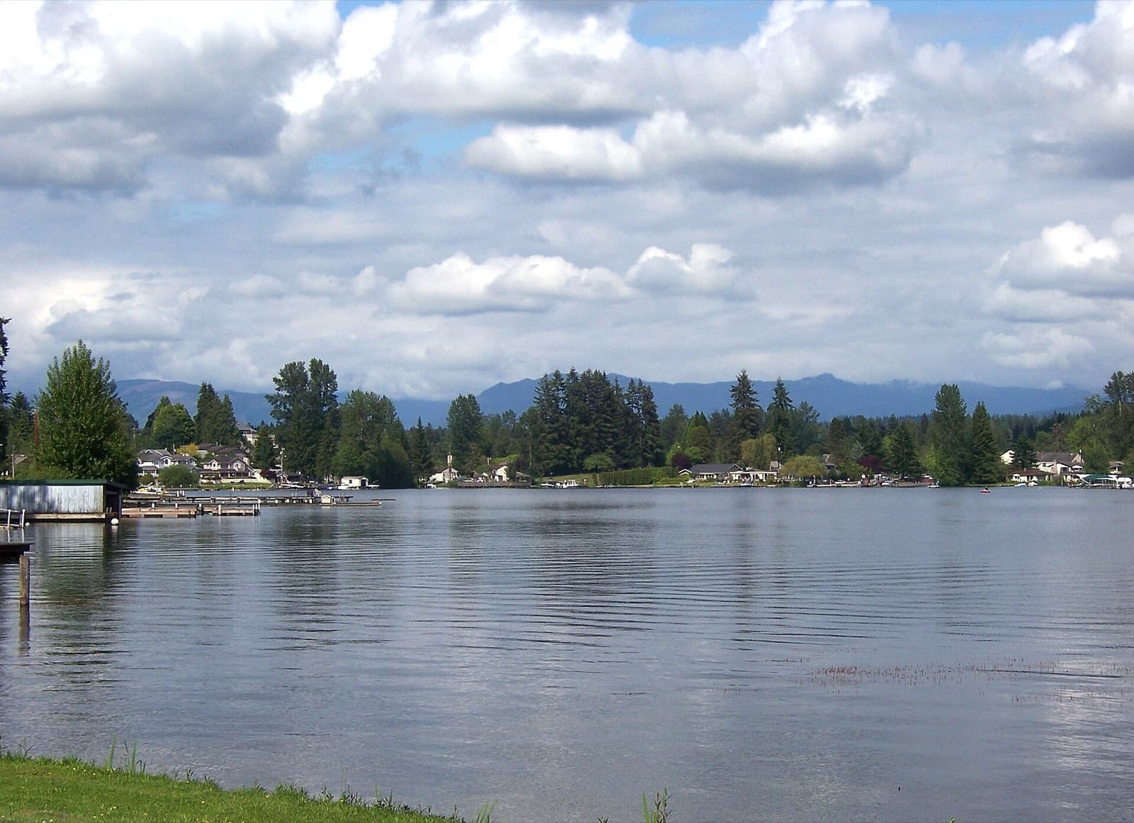 Homes along the northeast shore of Lake Stevens